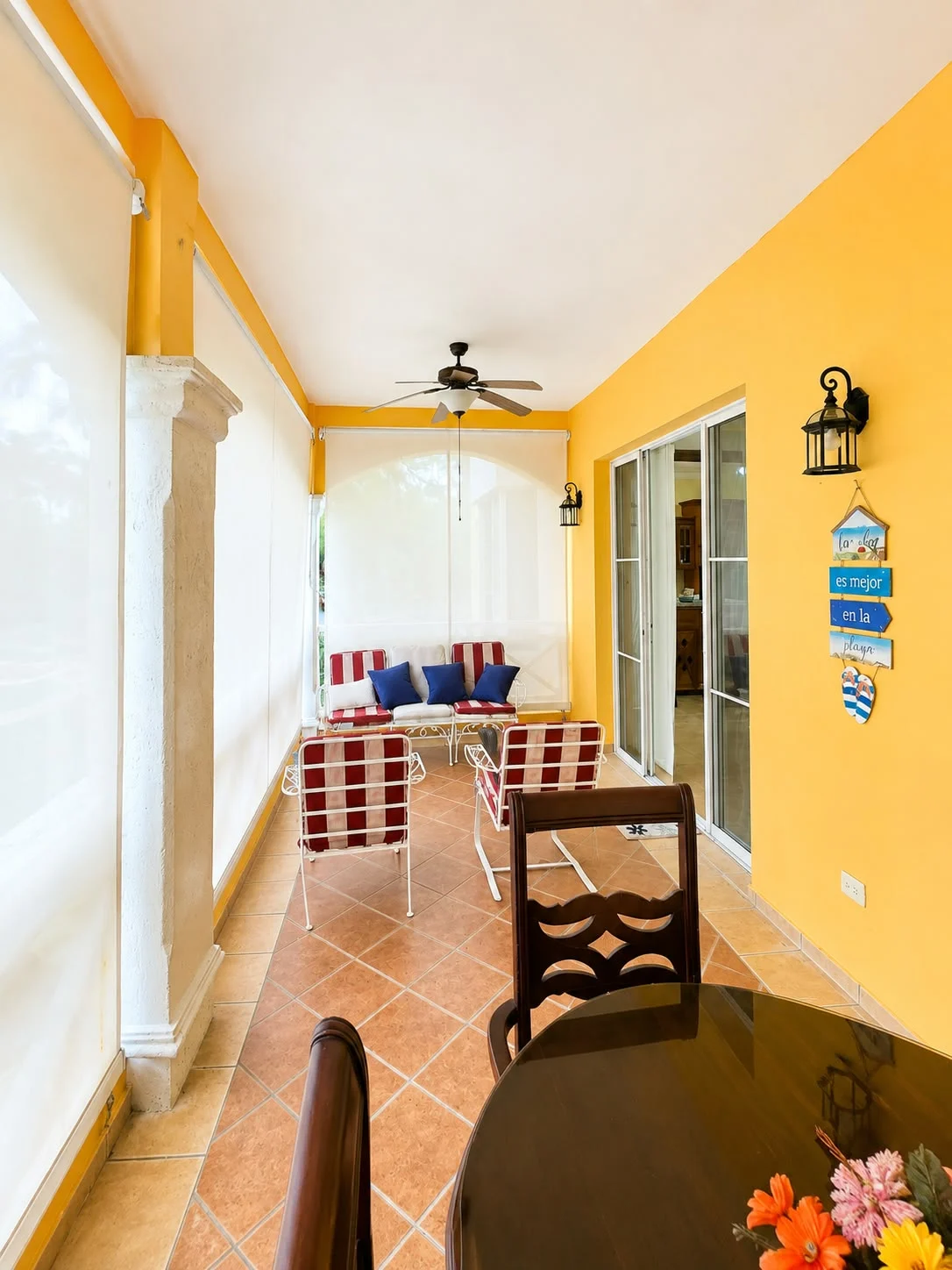Apartamento de tres habitaciones en alquiler en Brisas de Guavaberry · Fotografía 2