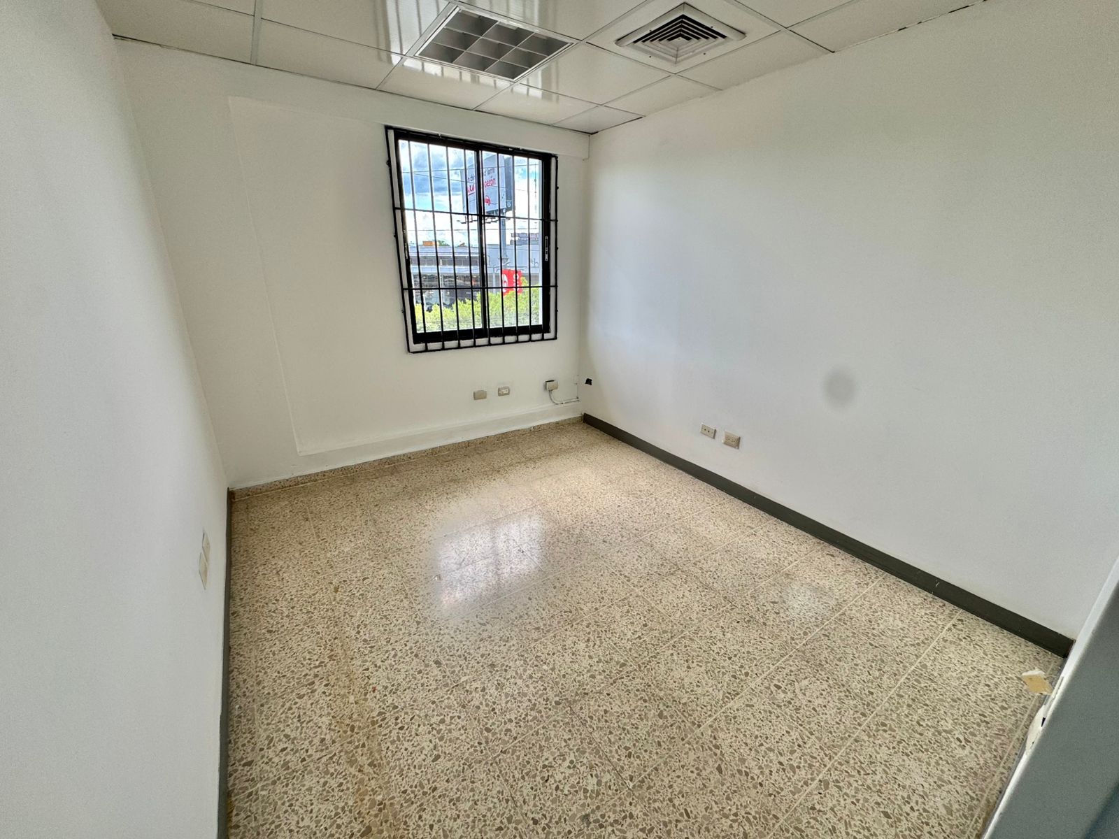 Local comercial para oficina en La Castellana · Fotografía 4