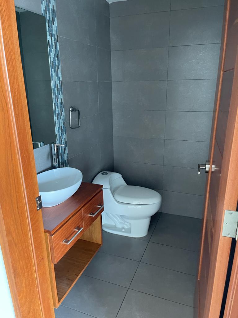 Apartamento de 3 habitaciones en Evaristo Morales · Photo 5