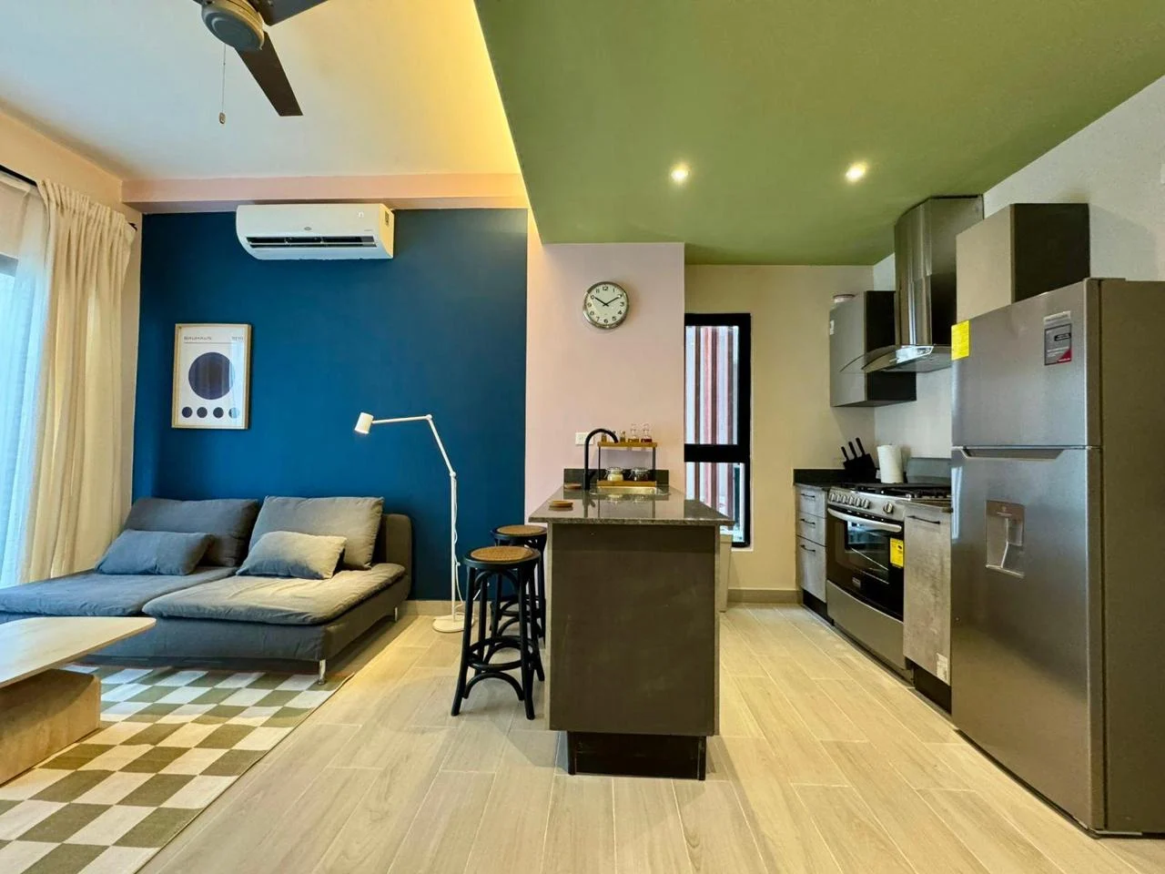 Apartamento amueblado con balcón en Panorama Lake · Fotografía 5