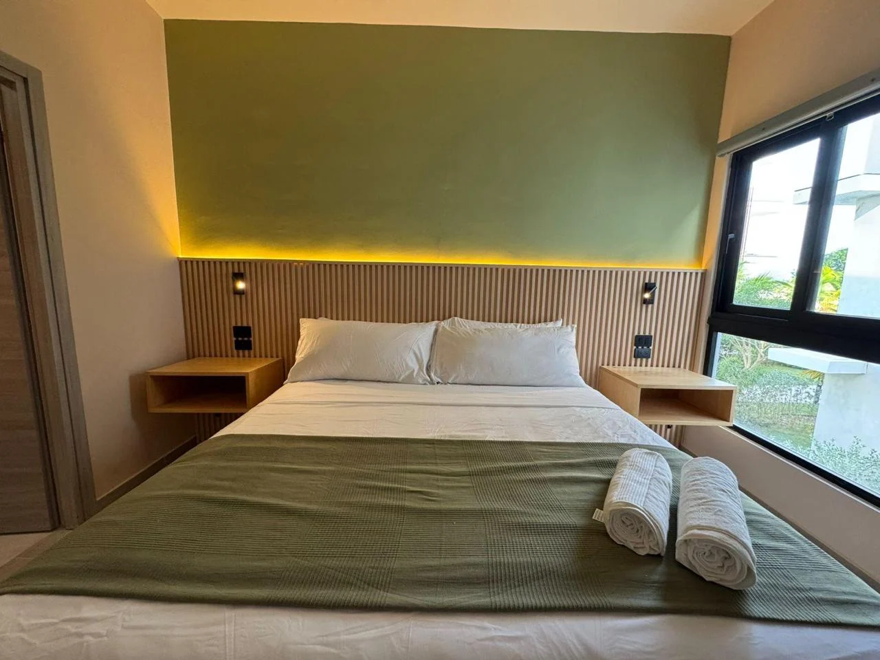 Apartamento amueblado con balcón en Panorama Lake · Fotografía 2