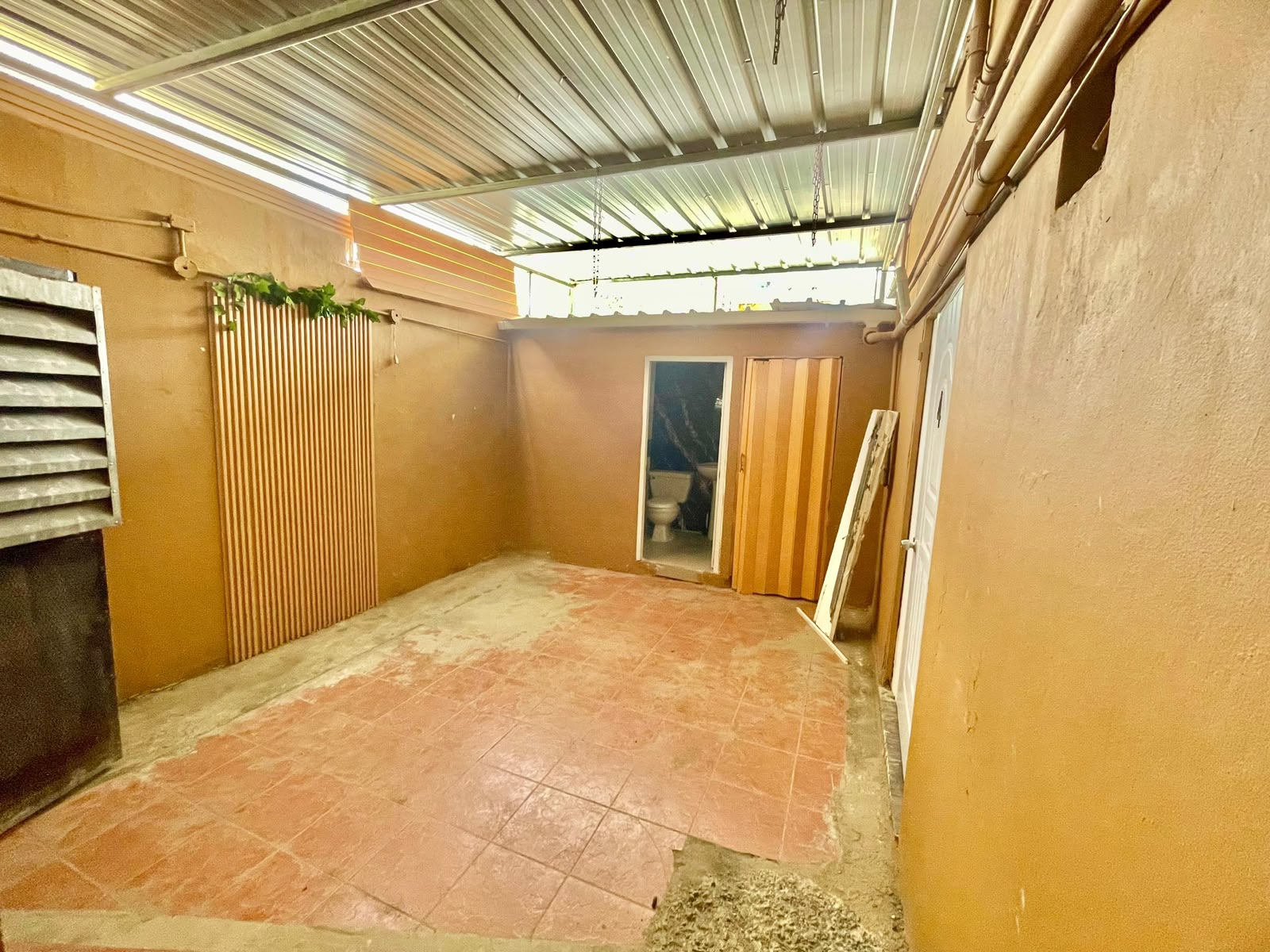 Local comercial de 95 m² en Evaristo Morales · Fotografía 2