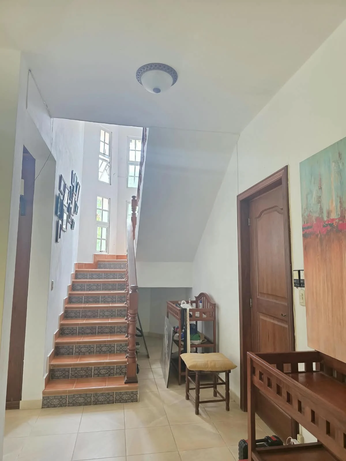 Villa clásica de cuatro habitaciones en Metro Country Club · Photo 3