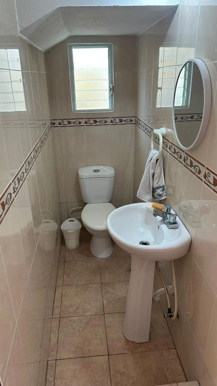 Villa amueblada con patio y jacuzzi en Metro Country Club · Photo 4