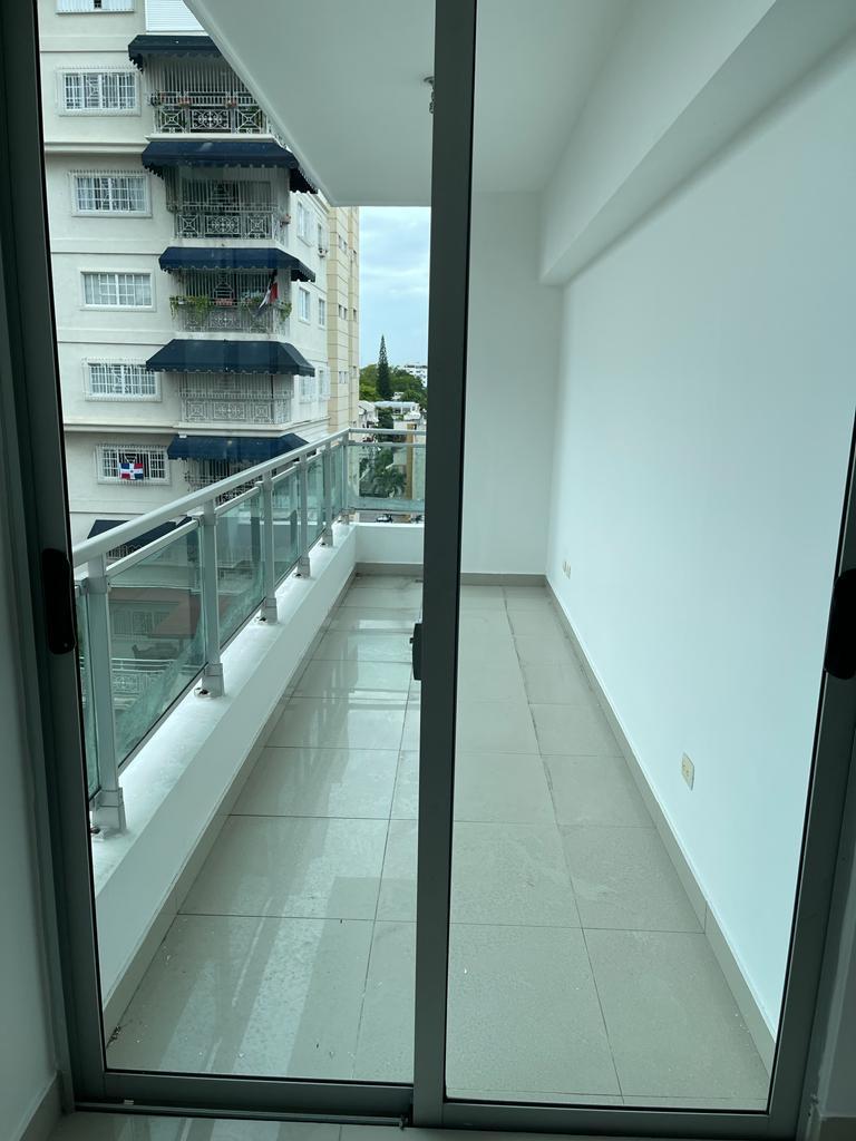 Apartamento de 3 habitaciones en Evaristo Morales · Photo 4
