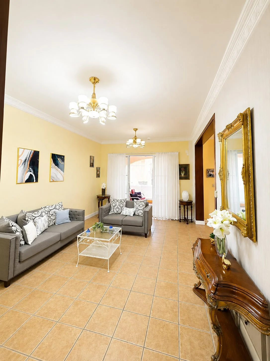 Apartamento de tres habitaciones en alquiler en Brisas de Guavaberry · Fotografía 4