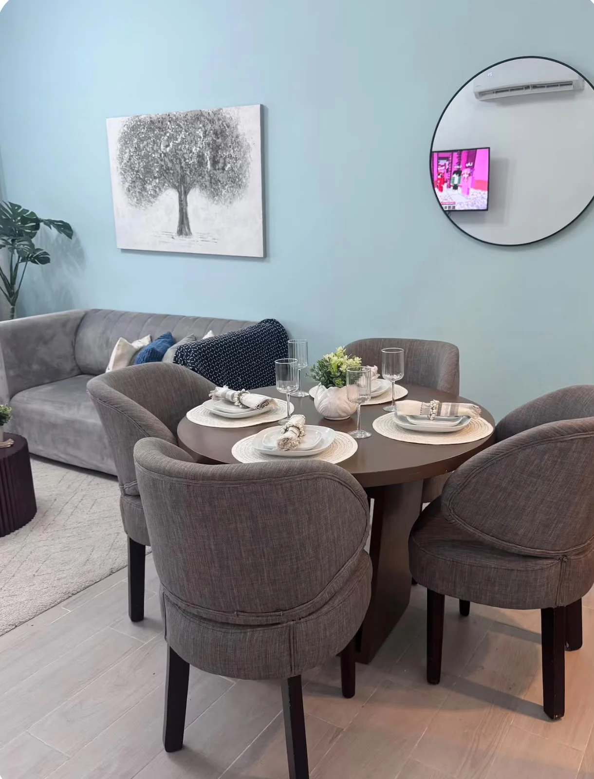 Apartamento de tres habitaciones con patio en Panorama Lake · Photo 4