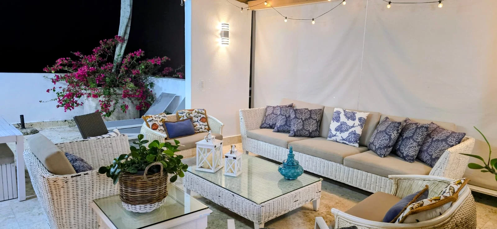 Apartamento dúplex en The Residences at Metro Country Club · Fotografía 3