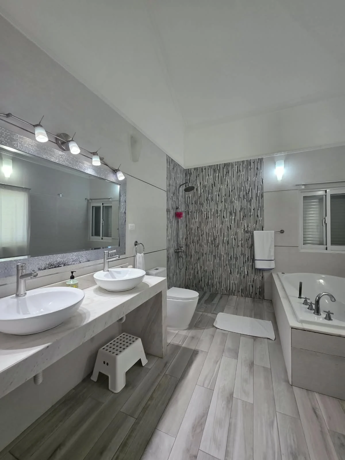 Villa de lujo de 800 m² con piscina y gimnasio en Metro Country Club · Photo 3
